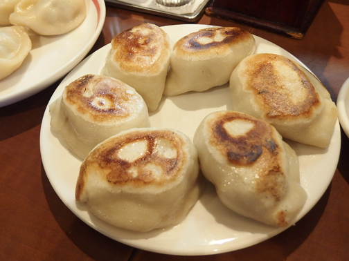 生きてる餃子の焼き餃子
